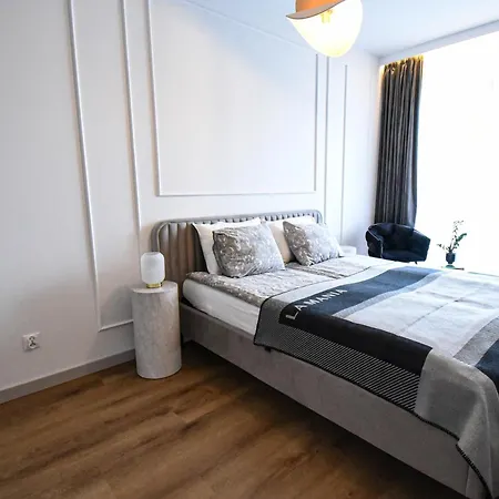 Port 11 Przy Jeziorze Drweckim Z Kameralna Plaza